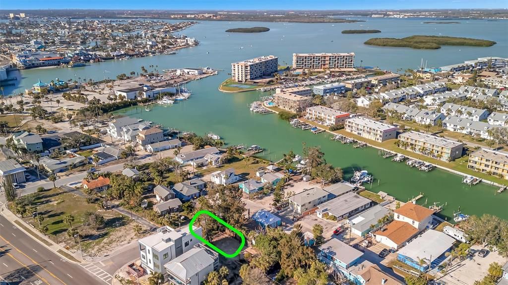 待售: $425,000 (0.09 acres)