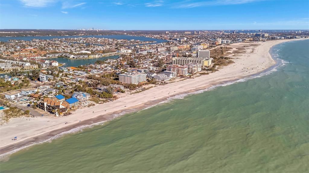 待售: $425,000 (0.09 acres)