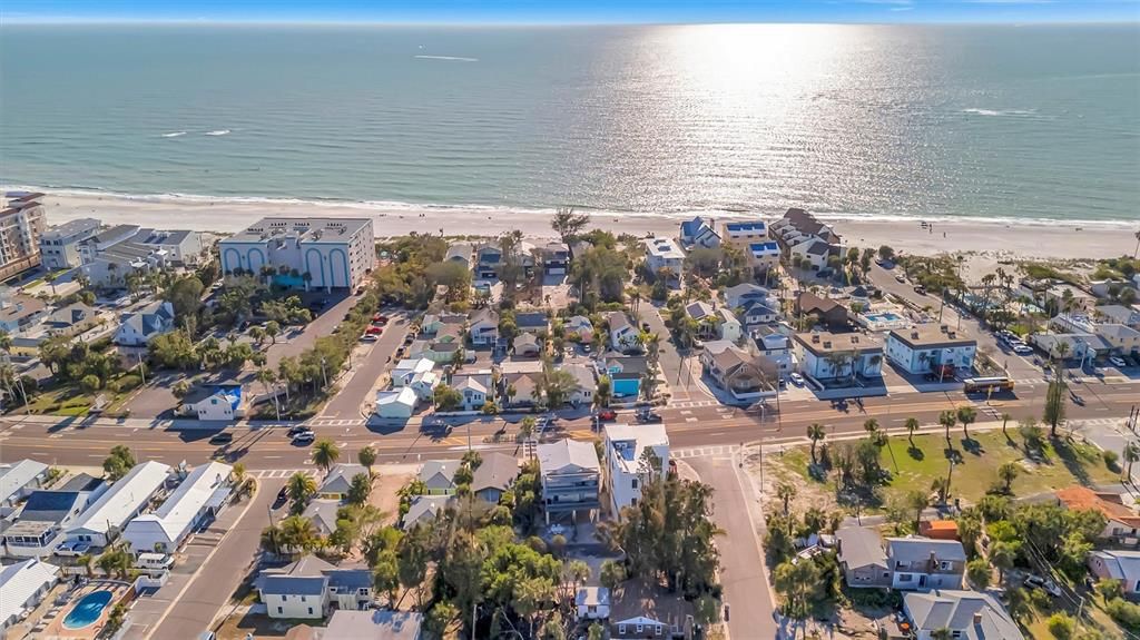 待售: $425,000 (0.09 acres)