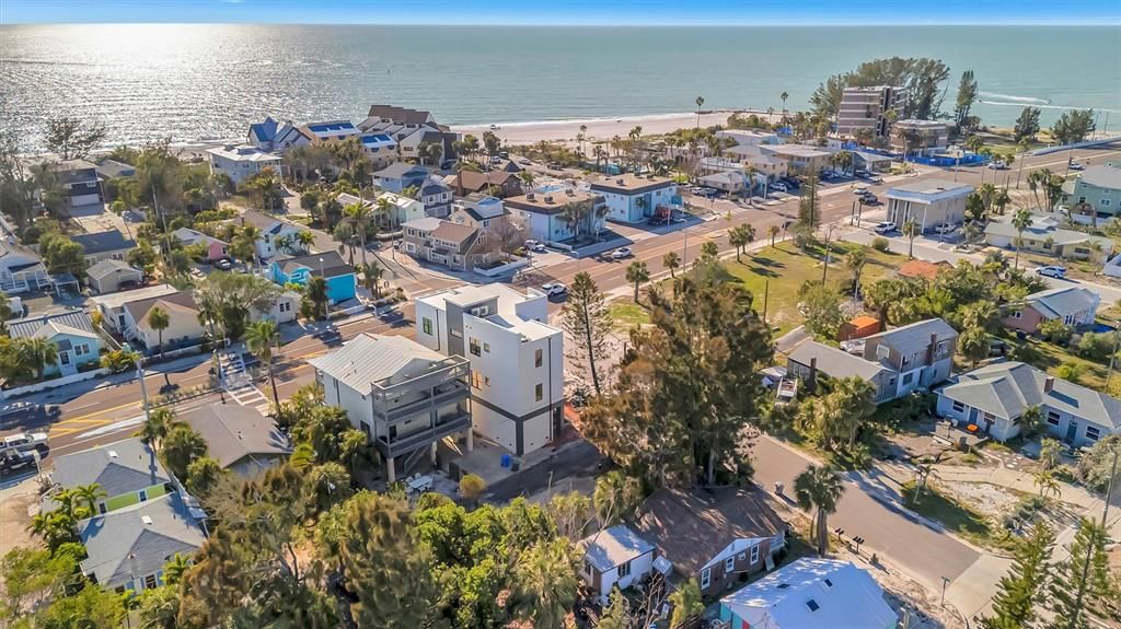 待售: $425,000 (0.09 acres)