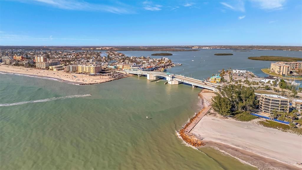 待售: $425,000 (0.09 acres)