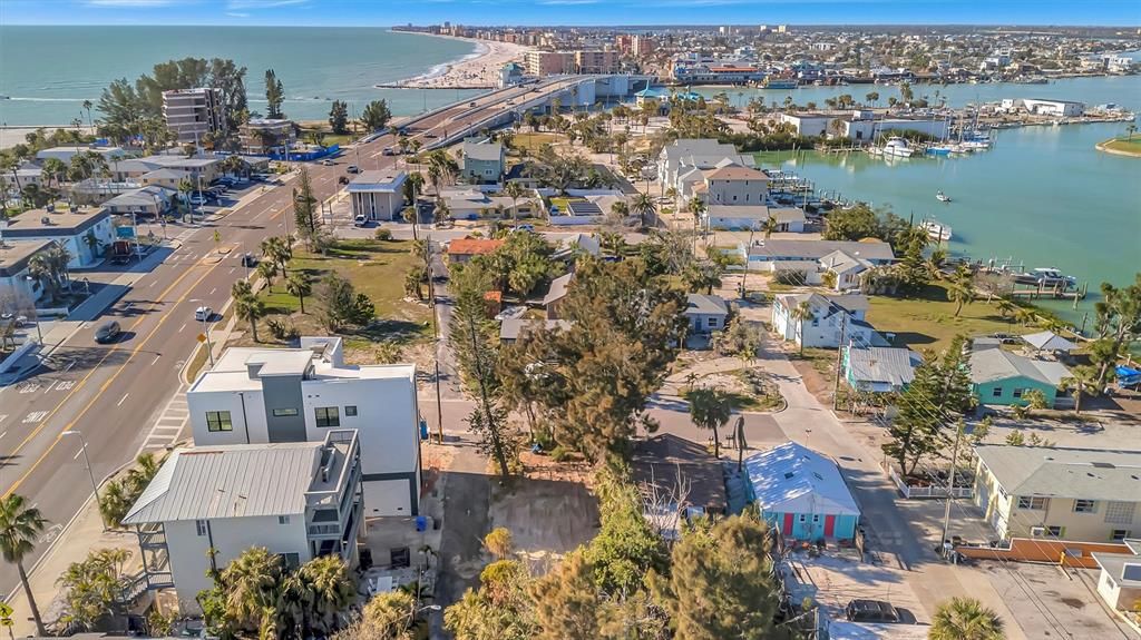 待售: $425,000 (0.09 acres)