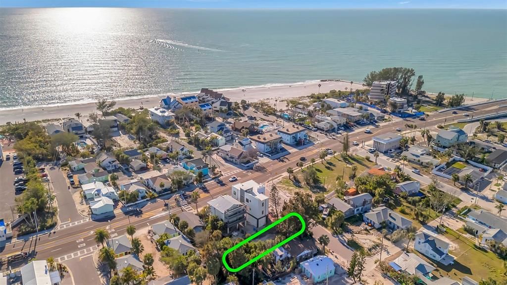 待售: $425,000 (0.09 acres)