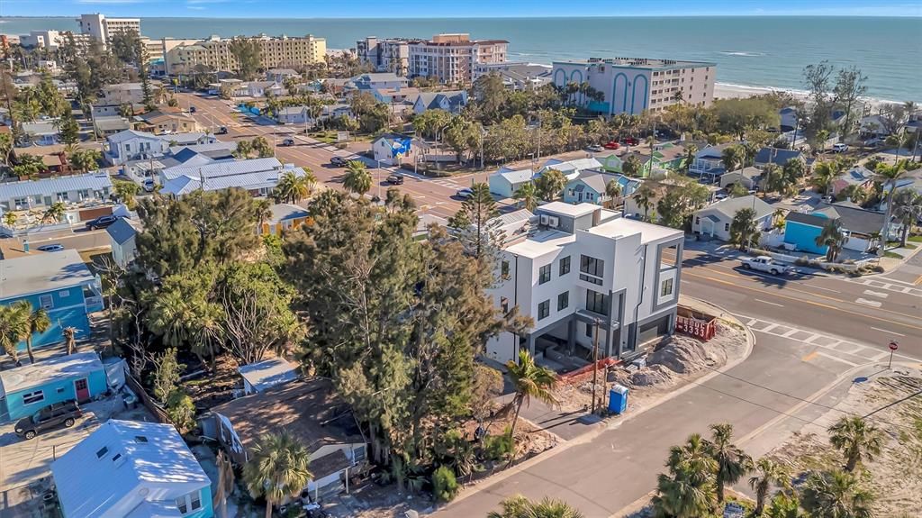 待售: $425,000 (0.09 acres)