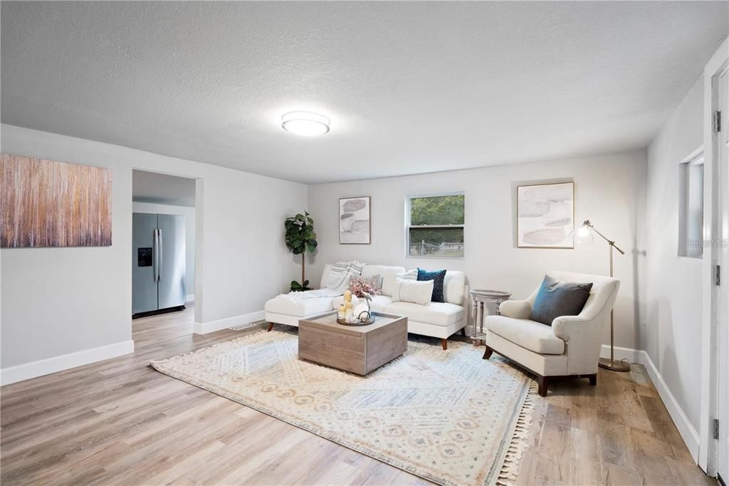 Active With Contract: $164,000 (3 beds, 1 baths, 968 Square Feet)