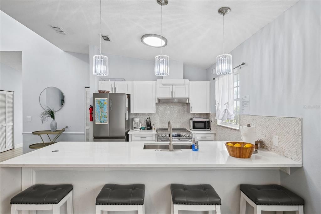 For Sale: $1,775,000 (3 beds, 2 baths, 1296 Square Feet)