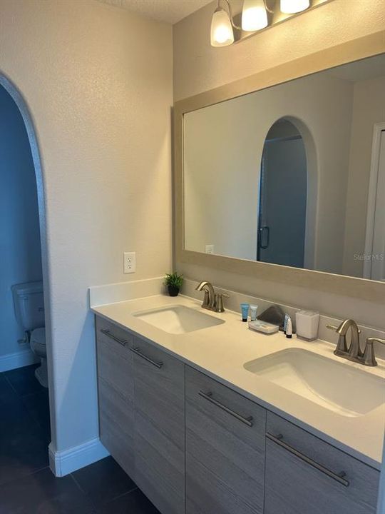 En Venta: $320,000 (4 camas, 4 baños, 2537 Pies cuadrados)