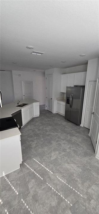 For Rent: $1,750 (3 beds, 2 baths, 2155 Square Feet)