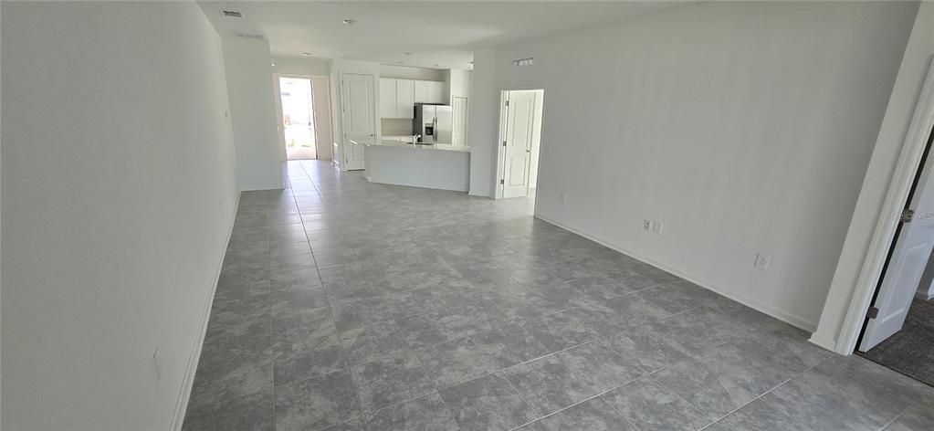 For Rent: $1,750 (3 beds, 2 baths, 2155 Square Feet)