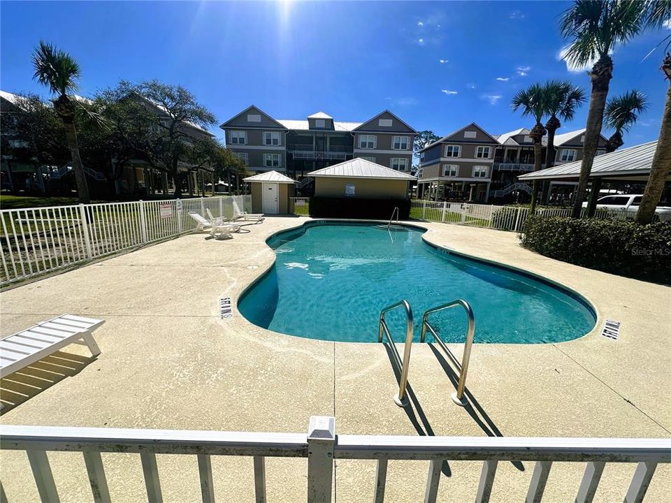 На продажу: $219,000 (2 спален, 2 ванн, 1200 Квадратных фут)