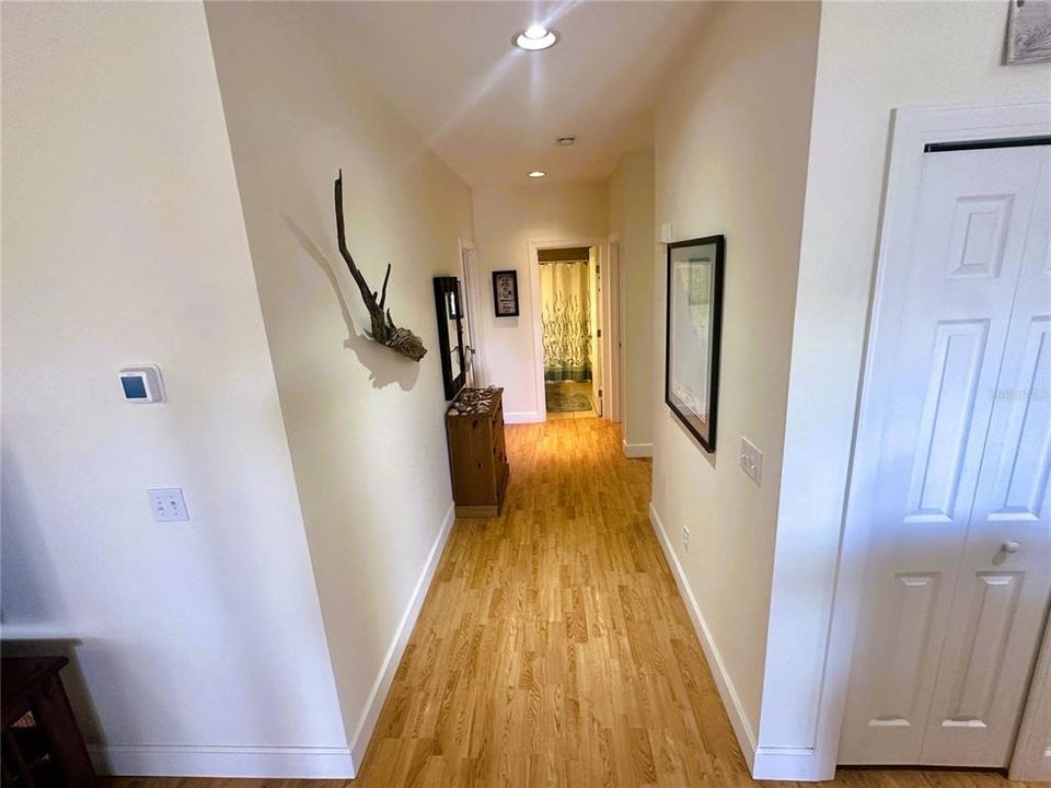 На продажу: $219,000 (2 спален, 2 ванн, 1200 Квадратных фут)