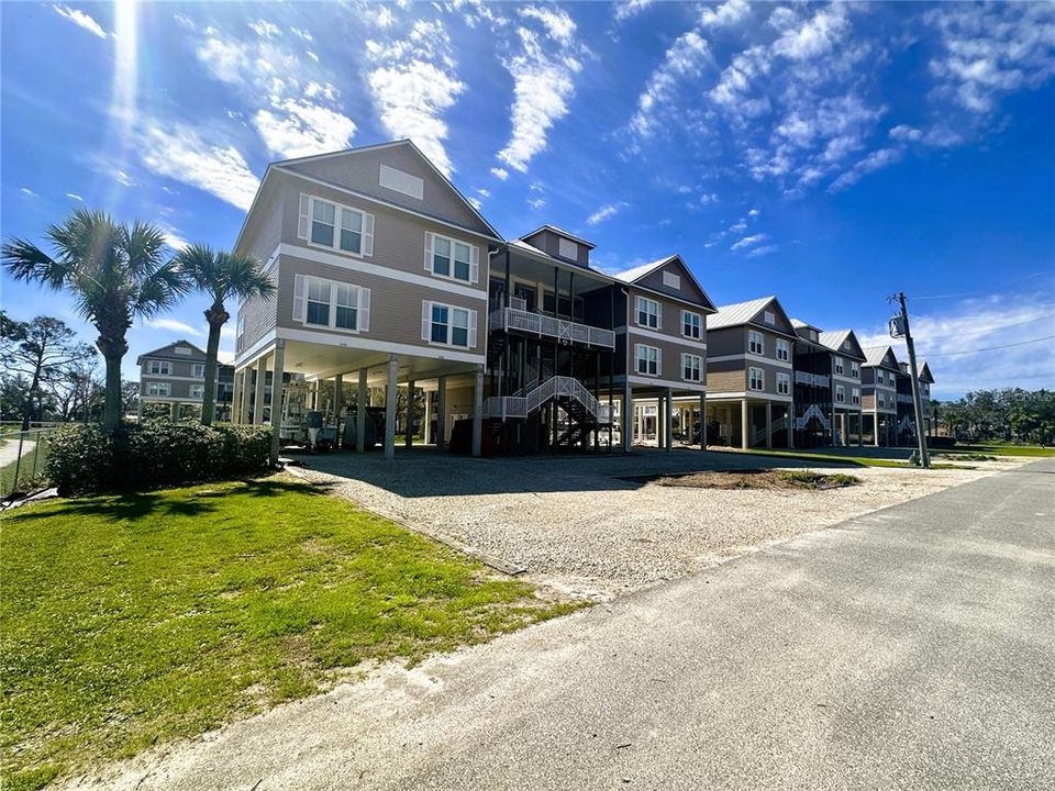 На продажу: $219,000 (2 спален, 2 ванн, 1200 Квадратных фут)