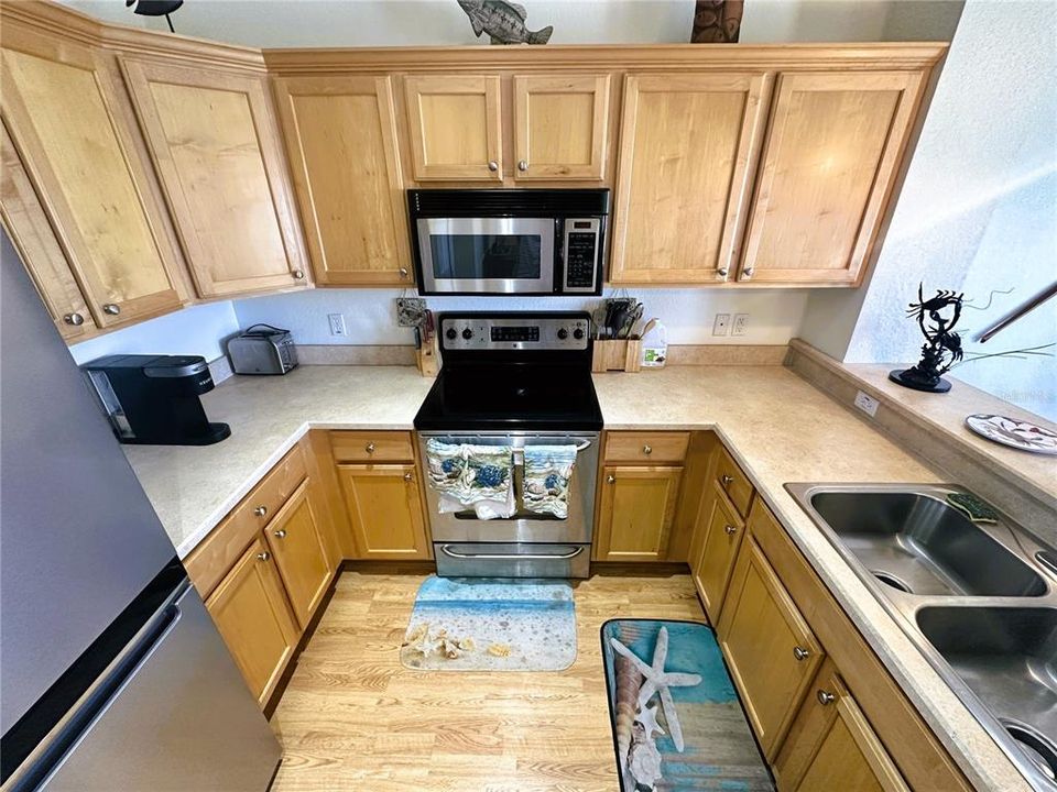 На продажу: $219,000 (2 спален, 2 ванн, 1200 Квадратных фут)