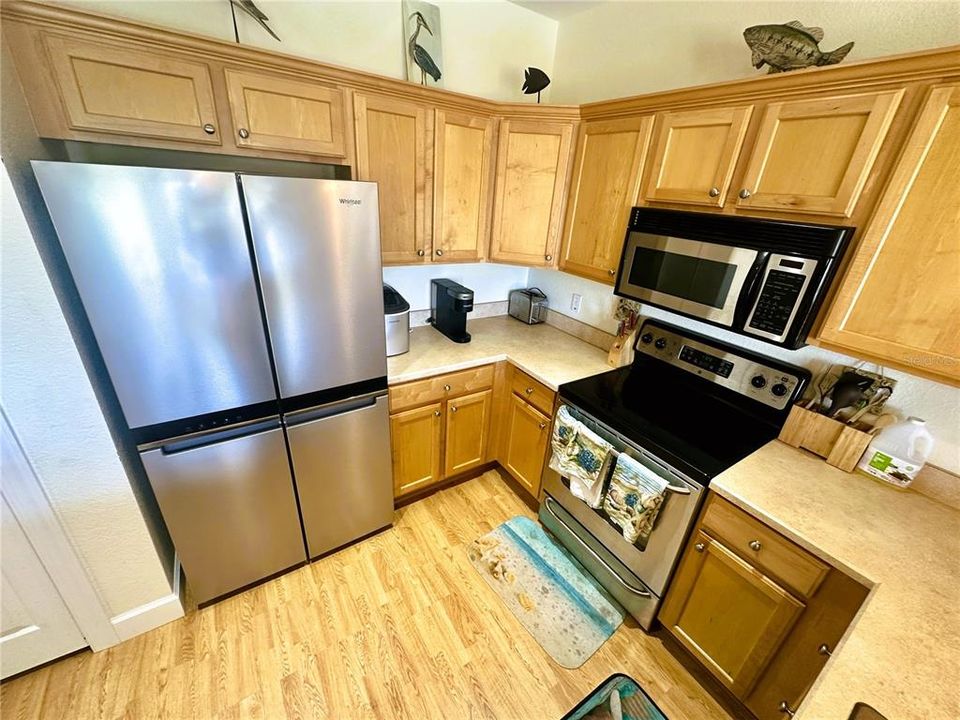 На продажу: $219,000 (2 спален, 2 ванн, 1200 Квадратных фут)