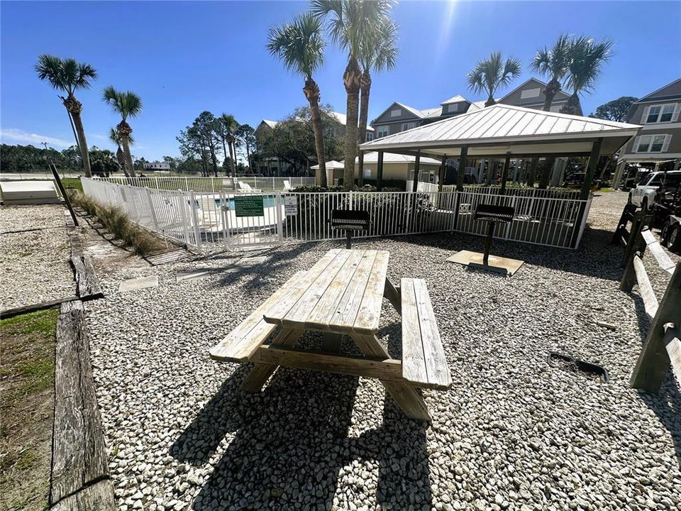 На продажу: $219,000 (2 спален, 2 ванн, 1200 Квадратных фут)