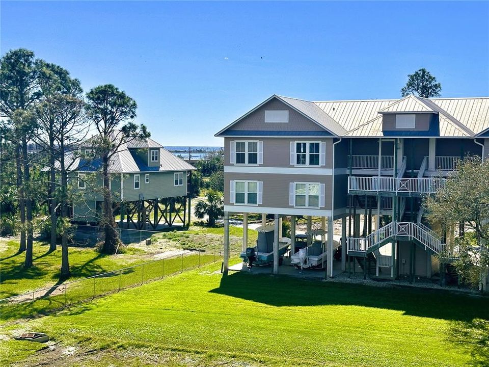 На продажу: $219,000 (2 спален, 2 ванн, 1200 Квадратных фут)