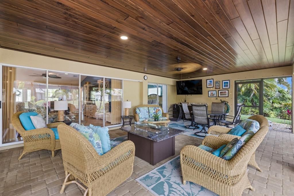 For Rent: $7,000 (3 beds, 2 baths, 2322 Square Feet)