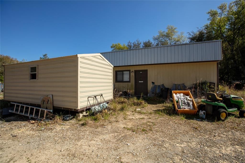 待售: $330,000 (0 贝兹, 0 浴室, 2400 平方英尺)