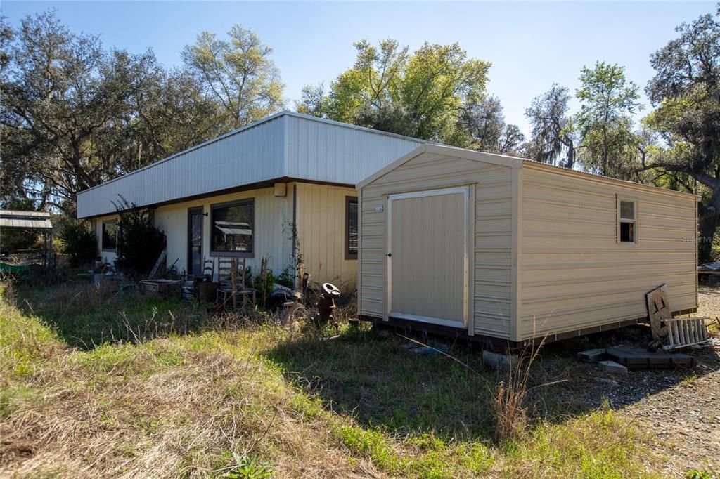 待售: $330,000 (0 贝兹, 0 浴室, 2400 平方英尺)