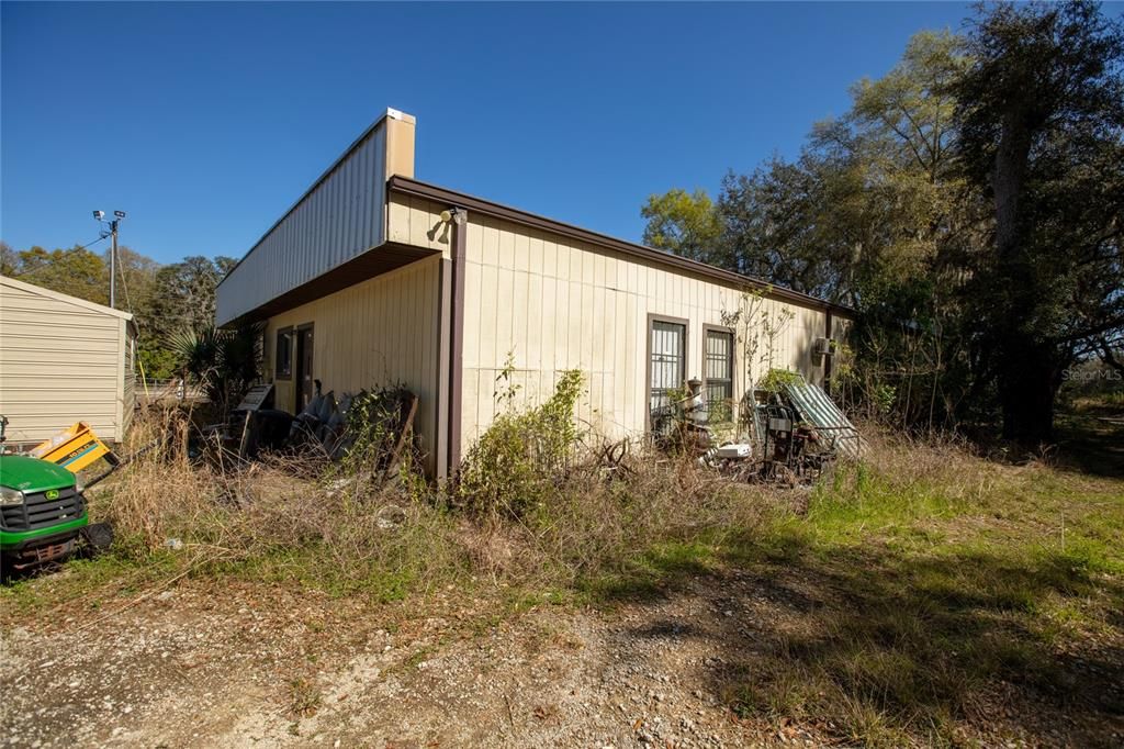 待售: $330,000 (0 贝兹, 0 浴室, 2400 平方英尺)