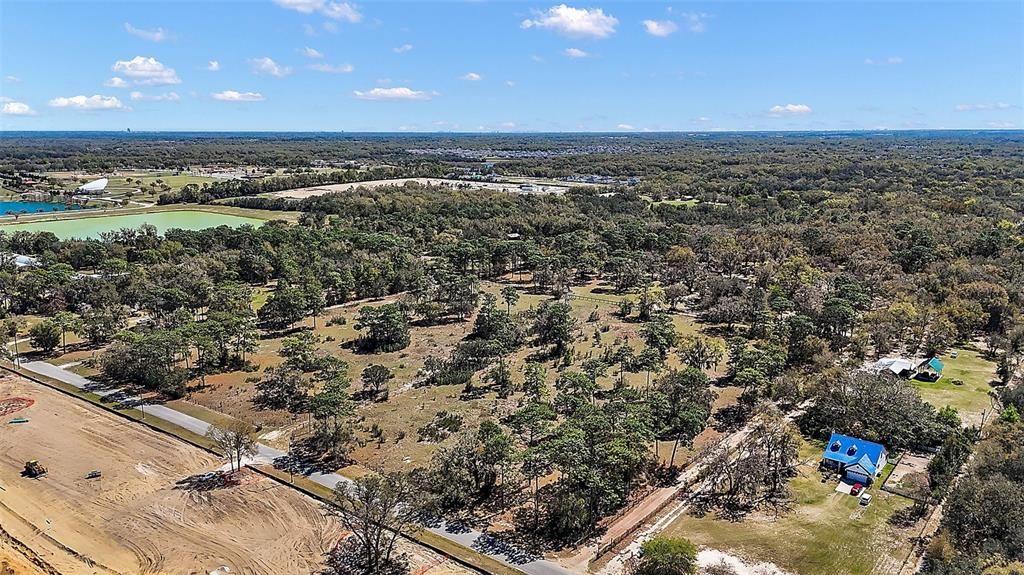 En Venta: $1,150,000 (11.12 acres)