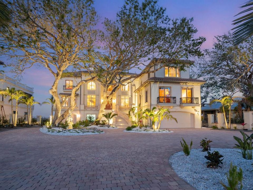 На продажу: $11,750,000 (5 спален, 6 ванн, 8050 Квадратных фут)