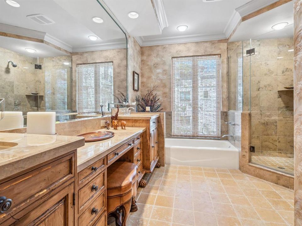 На продажу: $11,750,000 (5 спален, 6 ванн, 8050 Квадратных фут)