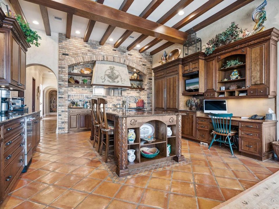 На продажу: $11,750,000 (5 спален, 6 ванн, 8050 Квадратных фут)