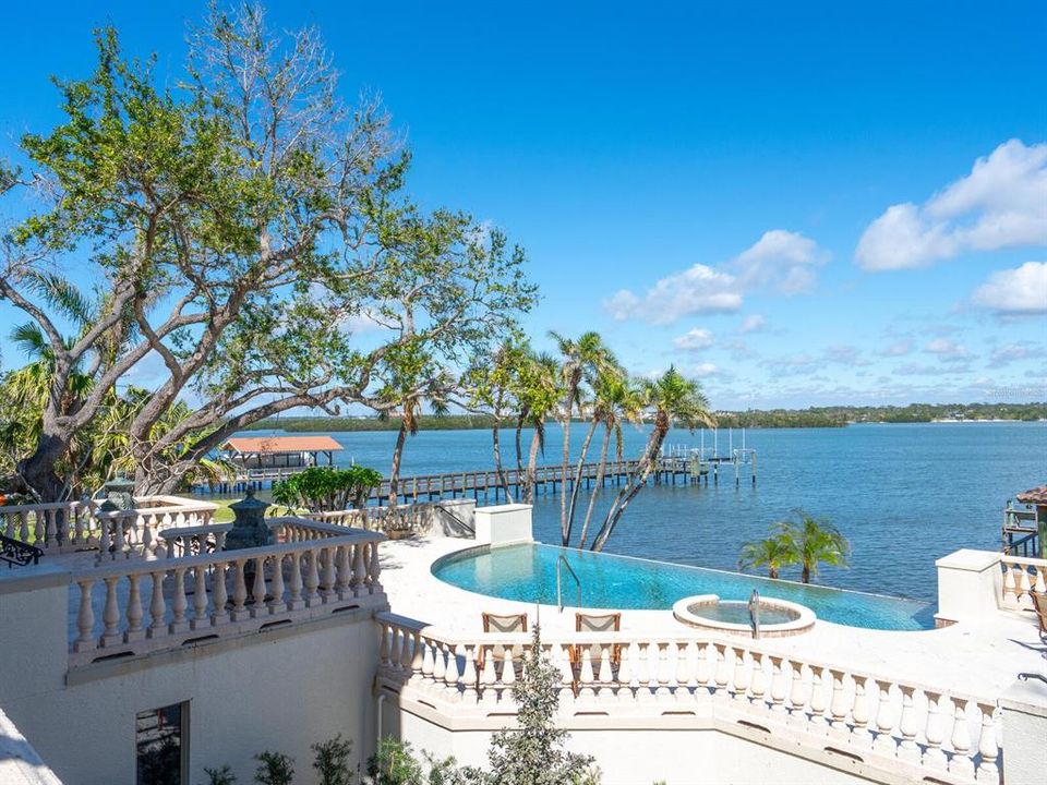 На продажу: $11,750,000 (5 спален, 6 ванн, 8050 Квадратных фут)