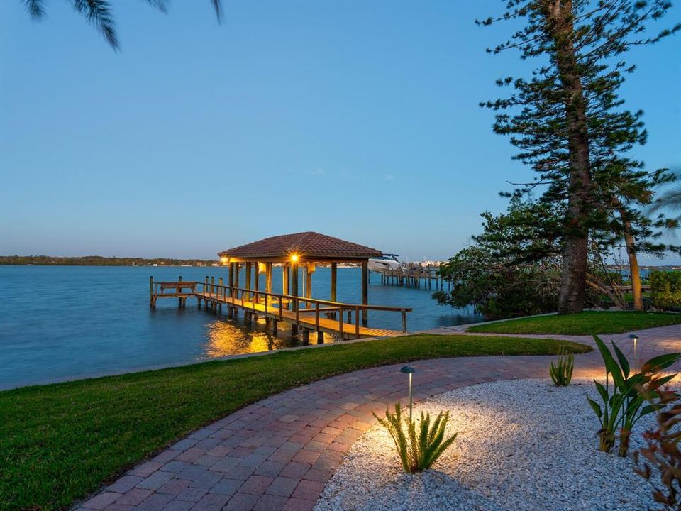 На продажу: $11,750,000 (5 спален, 6 ванн, 8050 Квадратных фут)