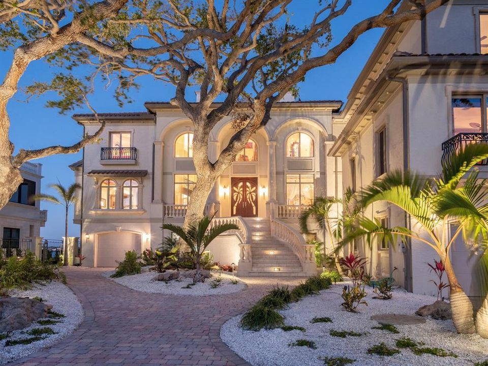 На продажу: $11,750,000 (5 спален, 6 ванн, 8050 Квадратных фут)