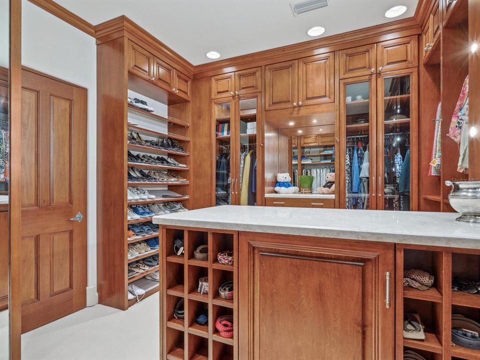 На продажу: $11,750,000 (5 спален, 6 ванн, 8050 Квадратных фут)