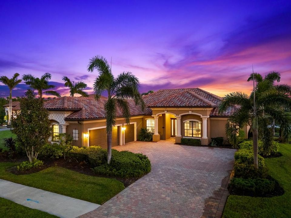 Recently Sold: $950,000 (4 beds, 2 baths, 2391 Square Feet)