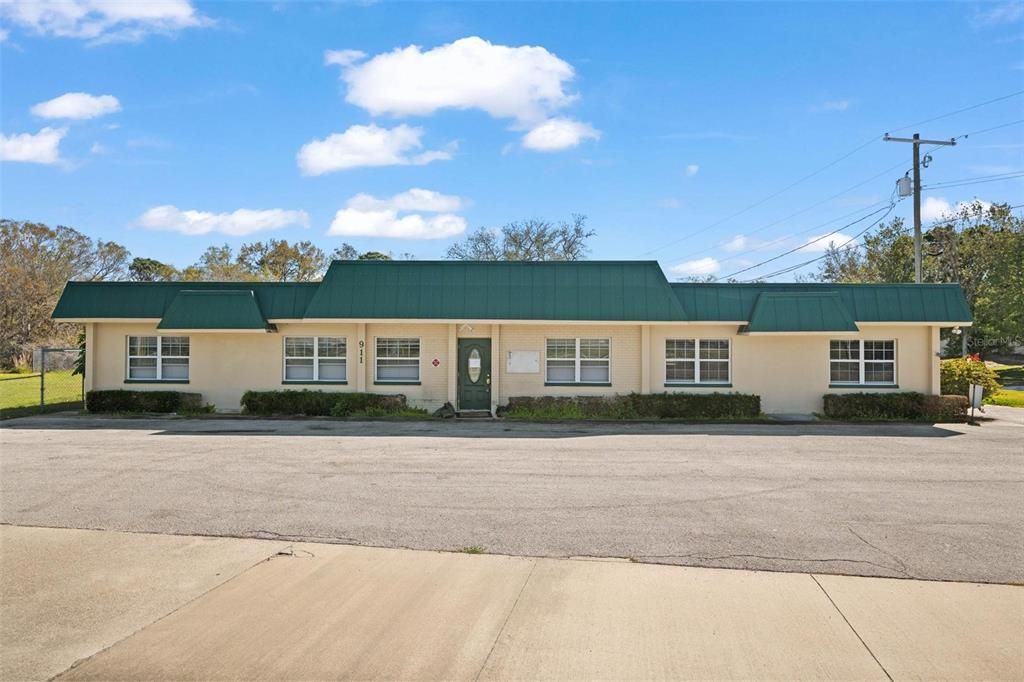 911 St. Petersburg Dr W