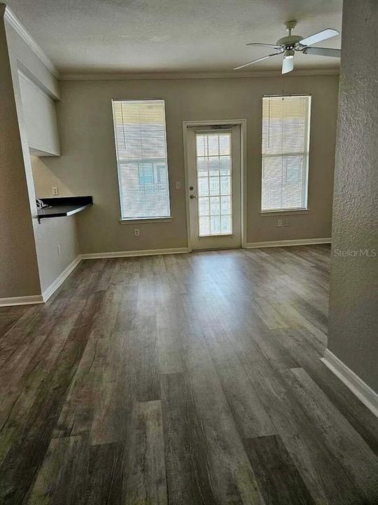 For Sale: $173,900 (1 beds, 1 baths, 481 Square Feet)