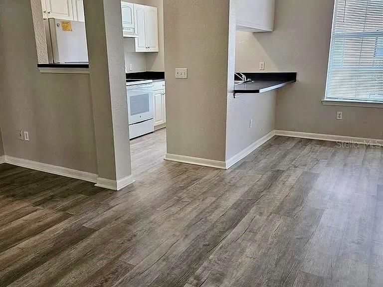 For Sale: $173,900 (1 beds, 1 baths, 481 Square Feet)