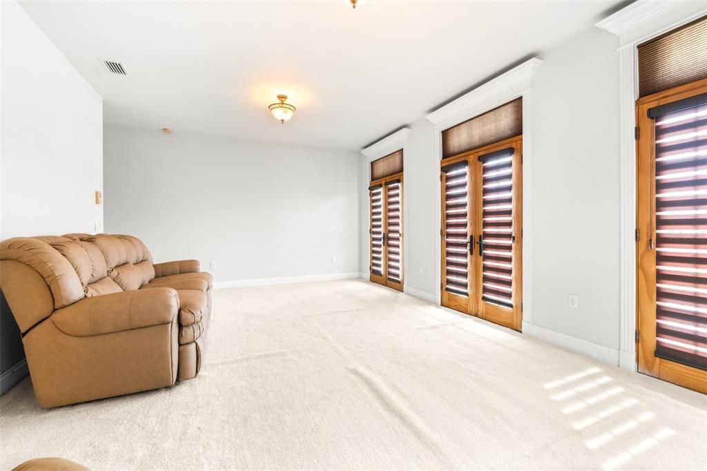 待售: $650,000 (4 贝兹, 4 浴室, 4654 平方英尺)