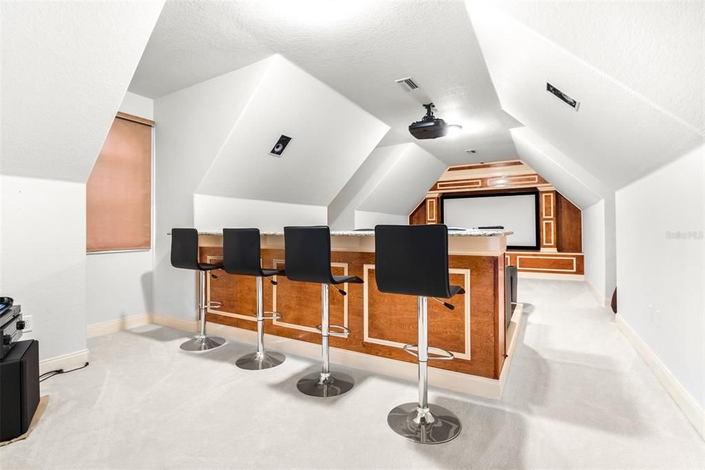 待售: $650,000 (4 贝兹, 4 浴室, 4654 平方英尺)