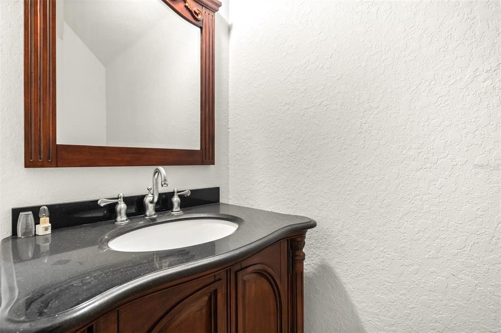 待售: $650,000 (4 贝兹, 4 浴室, 4654 平方英尺)