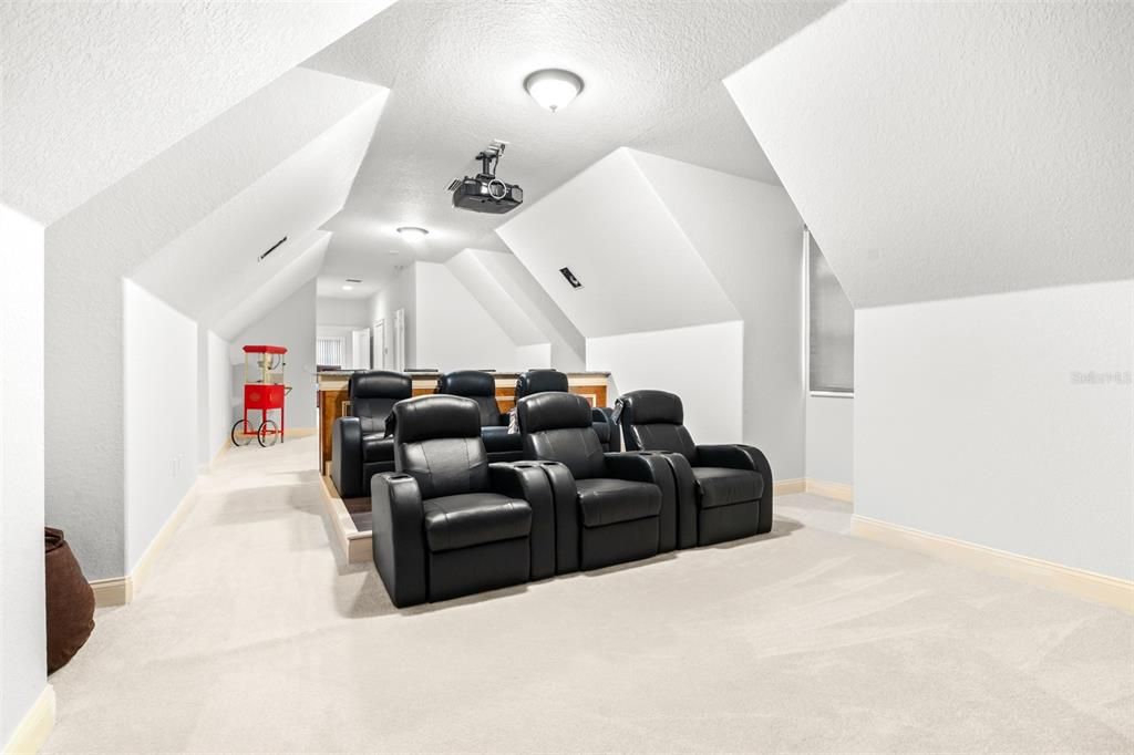 待售: $650,000 (4 贝兹, 4 浴室, 4654 平方英尺)