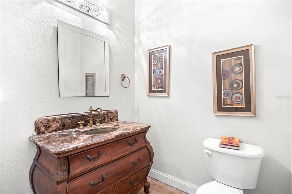 待售: $650,000 (4 贝兹, 4 浴室, 4654 平方英尺)