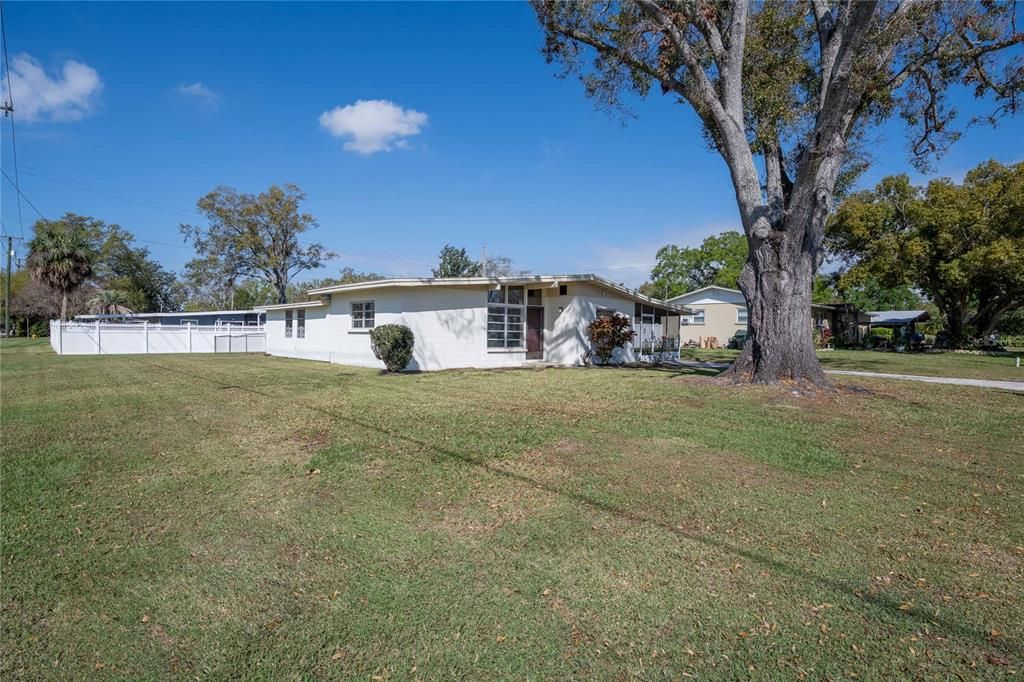 Activo con contrato: $229,900 (2 camas, 2 baños, 1454 Pies cuadrados)