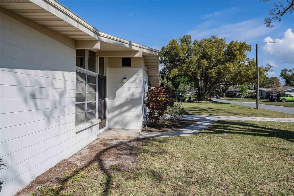 Activo con contrato: $229,900 (2 camas, 2 baños, 1454 Pies cuadrados)