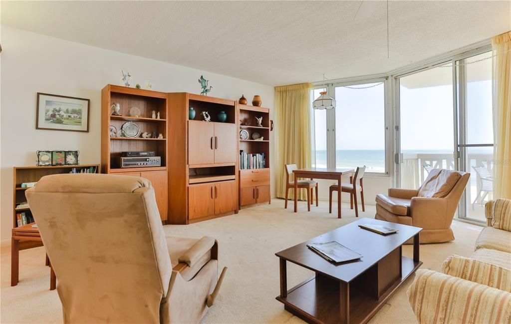 For Sale: $575,000 (3 beds, 3 baths, 2370 Square Feet)