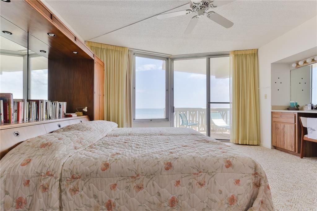 For Sale: $575,000 (3 beds, 3 baths, 2370 Square Feet)