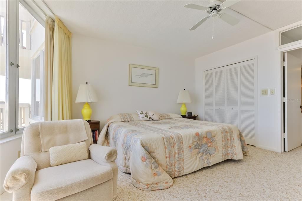 For Sale: $575,000 (3 beds, 3 baths, 2370 Square Feet)