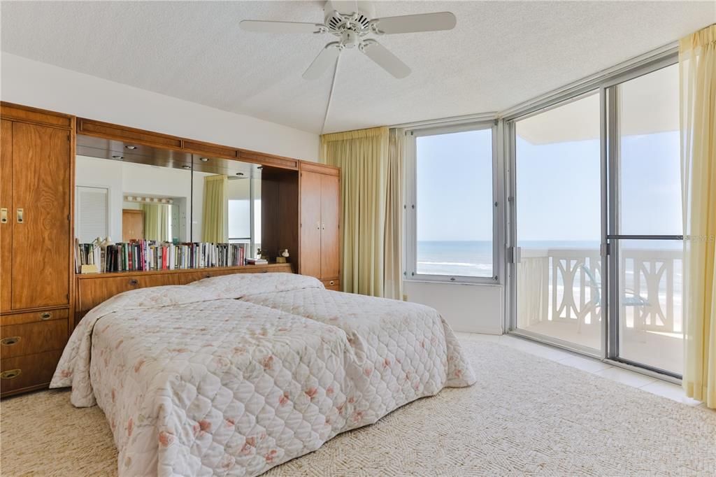 For Sale: $575,000 (3 beds, 3 baths, 2370 Square Feet)