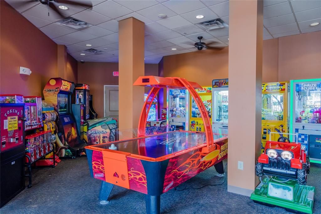 Под контрактом: $180,000 (3 спален, 2 ванн, 1200 Квадратных фут)