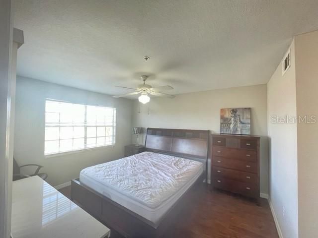 待售: $224,900 (2 贝兹, 2 浴室, 1160 平方英尺)