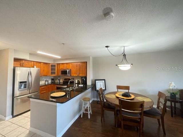 待售: $224,900 (2 贝兹, 2 浴室, 1160 平方英尺)